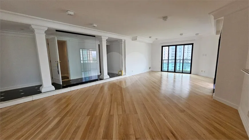 Foto 1 de Apartamento com 4 Quartos para alugar, 287m² em Moema, São Paulo