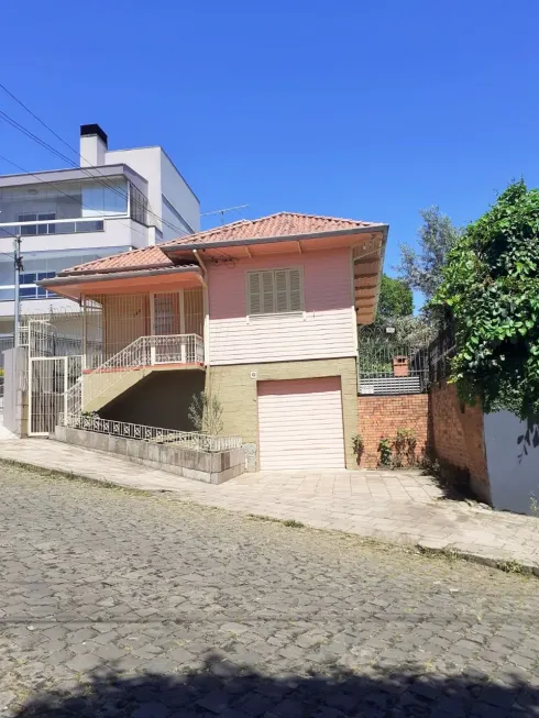 Foto 1 de Casa com 4 Quartos à venda, 146m² em Cinquentenário, Caxias do Sul