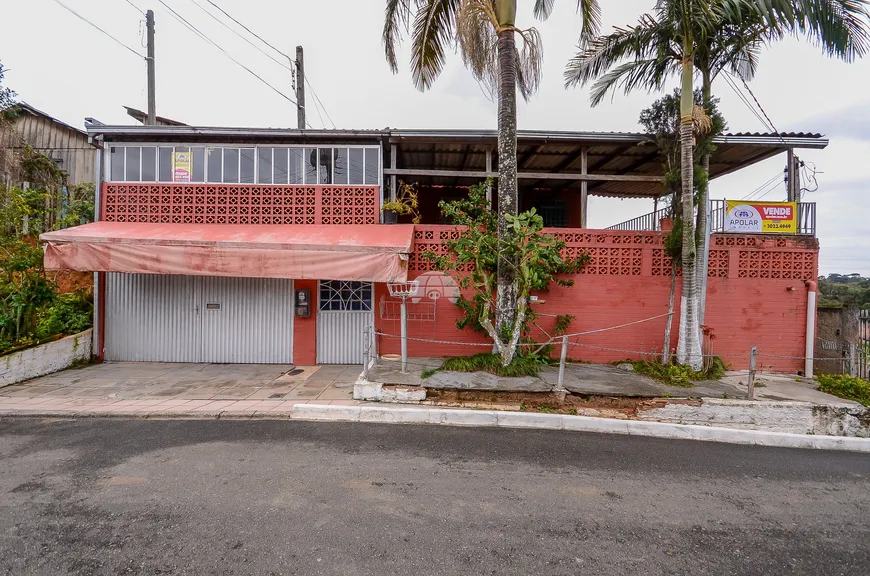 Foto 1 de Casa com 6 Quartos à venda, 220m² em Taboão, Curitiba