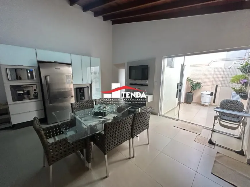 Foto 1 de Sobrado com 4 Quartos à venda, 297m² em Residencial Paraiso, Franca