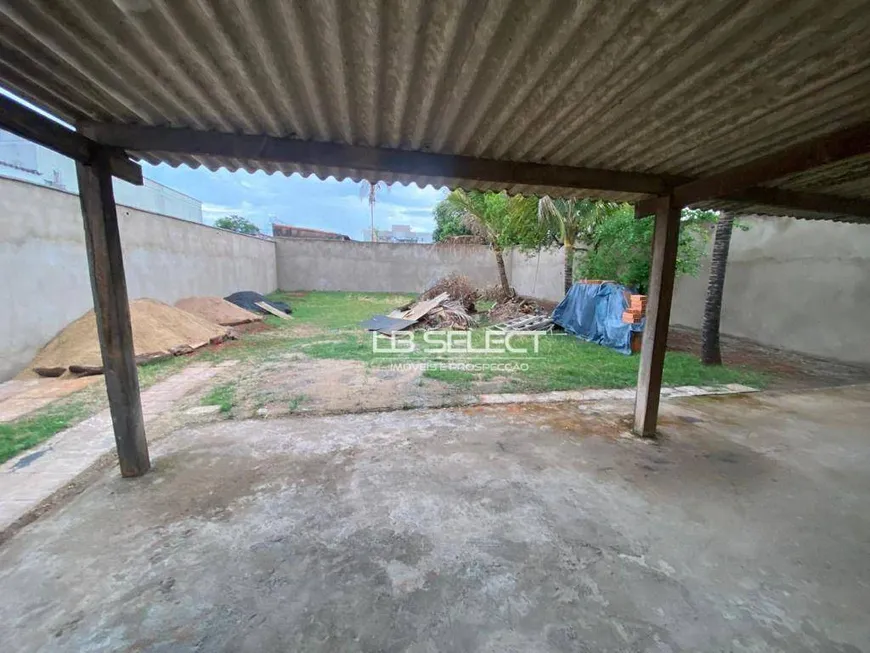 Foto 1 de Lote/Terreno à venda, 360m² em Santa Mônica, Uberlândia