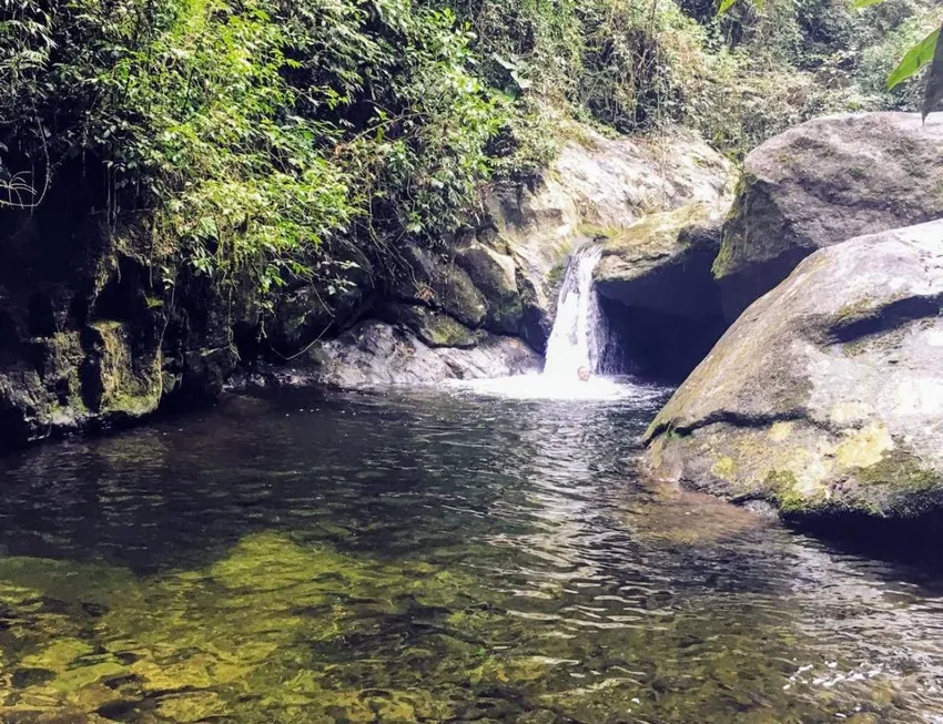 Foto 1 de Fazenda/Sítio à venda, 300m² em Aldeia Velha, Casimiro de Abreu