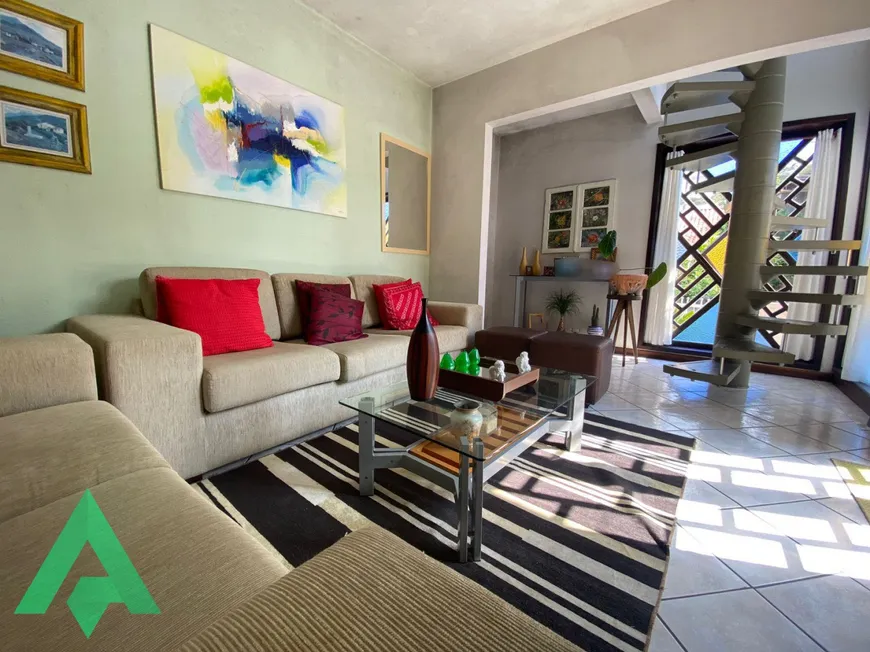 Foto 1 de Casa com 4 Quartos à venda, 264m² em Garcia, Blumenau