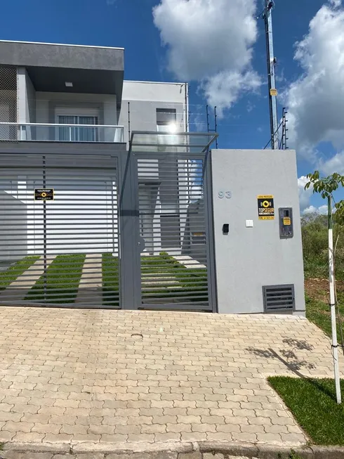 Foto 1 de Sobrado com 3 Quartos à venda, 174m² em Monte Bérico, Caxias do Sul