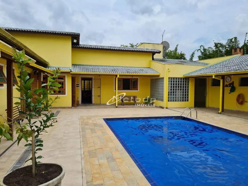 Foto 1 de Casa com 4 Quartos à venda, 400m² em Centro, Guararema