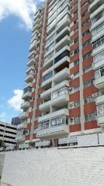 Foto 1 de Apartamento com 3 Quartos à venda, 136m² em Derby, Recife