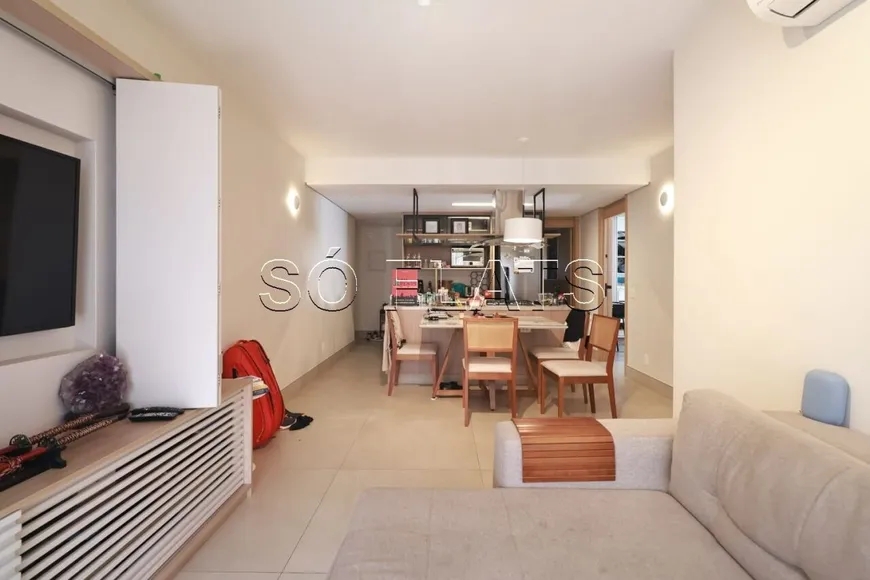 Foto 1 de Apartamento com 2 Quartos à venda, 72m² em Cerqueira César, São Paulo