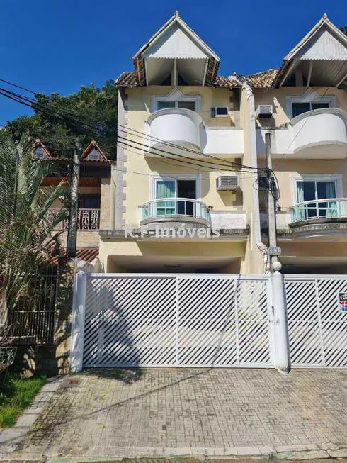 Foto 1 de Casa de Condomínio com 4 Quartos à venda, 227m² em  Vila Valqueire, Rio de Janeiro