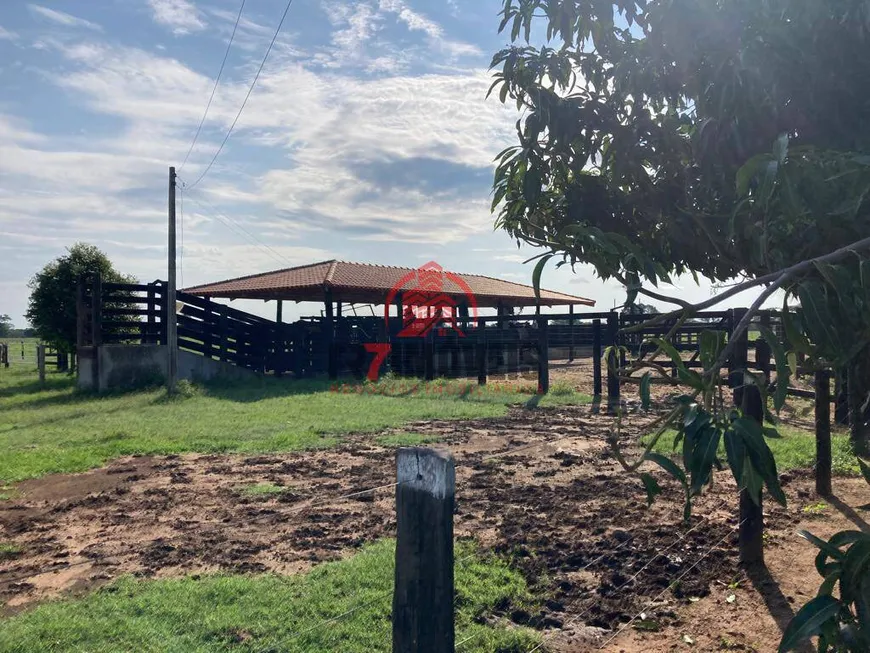 Foto 1 de Lote/Terreno à venda, 209m² em , Britânia