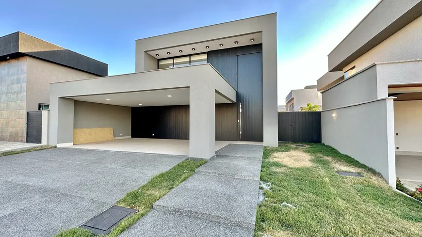 Foto 1 de Casa de Condomínio com 4 Quartos à venda, 309m² em PORTAL DO SOL GREEN, Goiânia