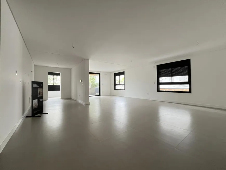 Foto 1 de Apartamento com 4 Quartos à venda, 210m² em Jurerê, Florianópolis