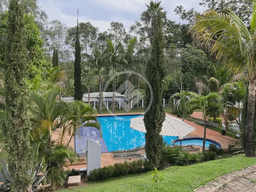 Foto 1 de Fazenda/Sítio com 5 Quartos à venda, 250m² em , Hidrolândia