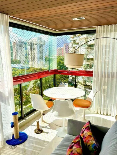 Foto 1 de Apartamento com 2 Quartos à venda, 100m² em Barra da Tijuca, Rio de Janeiro