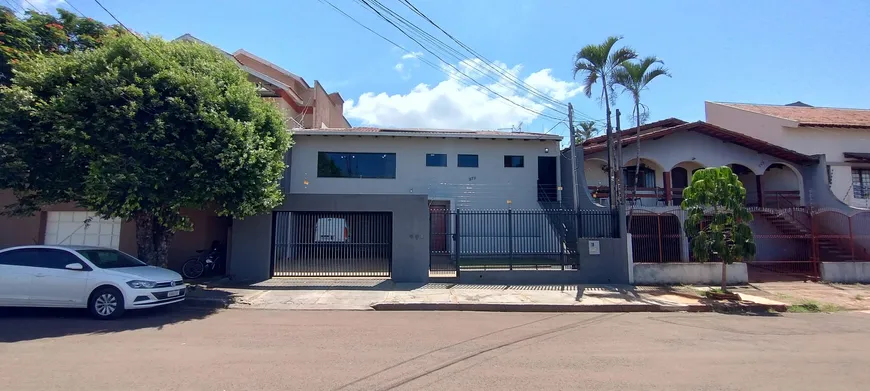 Foto 1 de Casa com 3 Quartos à venda, 250m² em Jardim Presidente, Londrina