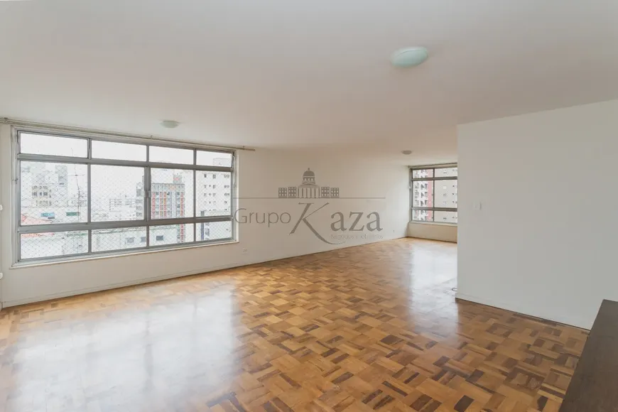 Foto 1 de Apartamento com 3 Quartos à venda, 198m² em Jardim Paulista, São Paulo