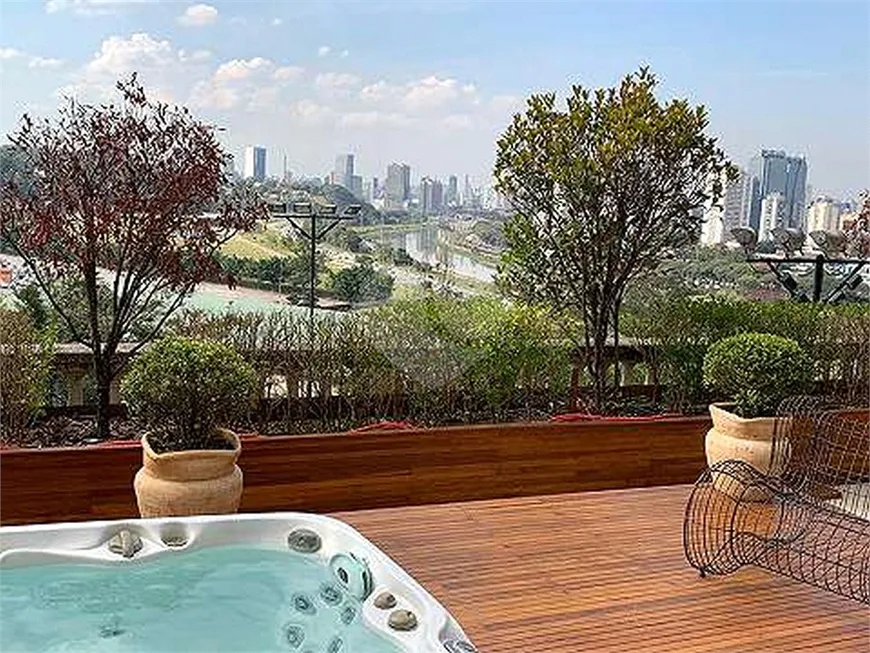 Foto 1 de Apartamento com 4 Quartos à venda, 860m² em Panamby, São Paulo