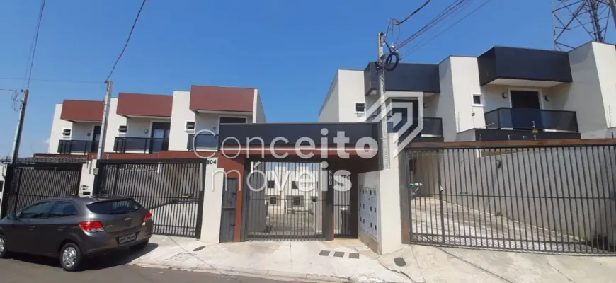 Foto 1 de Sobrado com 3 Quartos à venda, 55m² em Uvaranas, Ponta Grossa