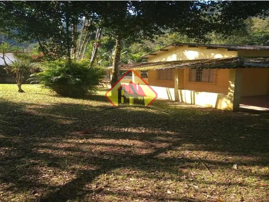 Foto 1 de Fazenda/Sítio com 3 Quartos à venda, 280m² em Perequê-Mirim, Ubatuba