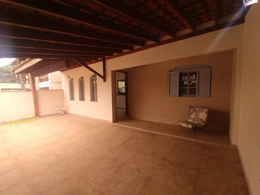 Foto 1 de Casa com 4 Quartos à venda, 155m² em Jardim Maua II, Jaguariúna