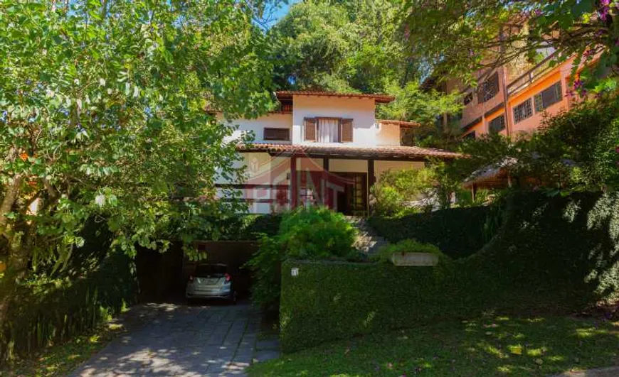 Foto 1 de Casa de Condomínio com 3 Quartos à venda, 200m² em Pendotiba, Niterói