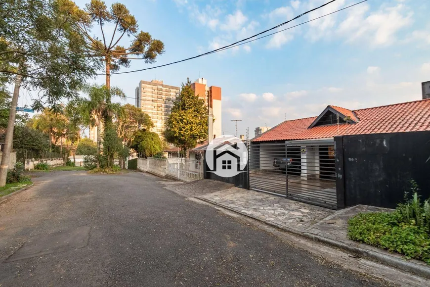 Foto 1 de Casa com 4 Quartos à venda, 236m² em Boa Vista, Curitiba