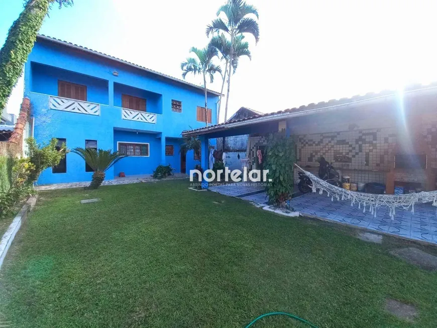 Foto 1 de Sobrado com 3 Quartos à venda, 350m² em Balneario Flórida Mirim, Mongaguá