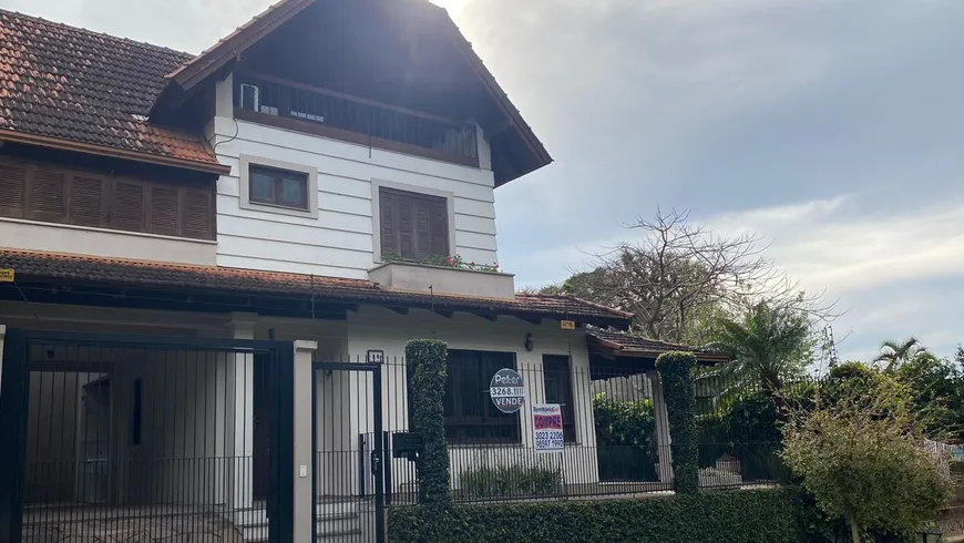 Foto 1 de Casa com 3 Quartos à venda, 193m² em Espiríto Santo, Porto Alegre