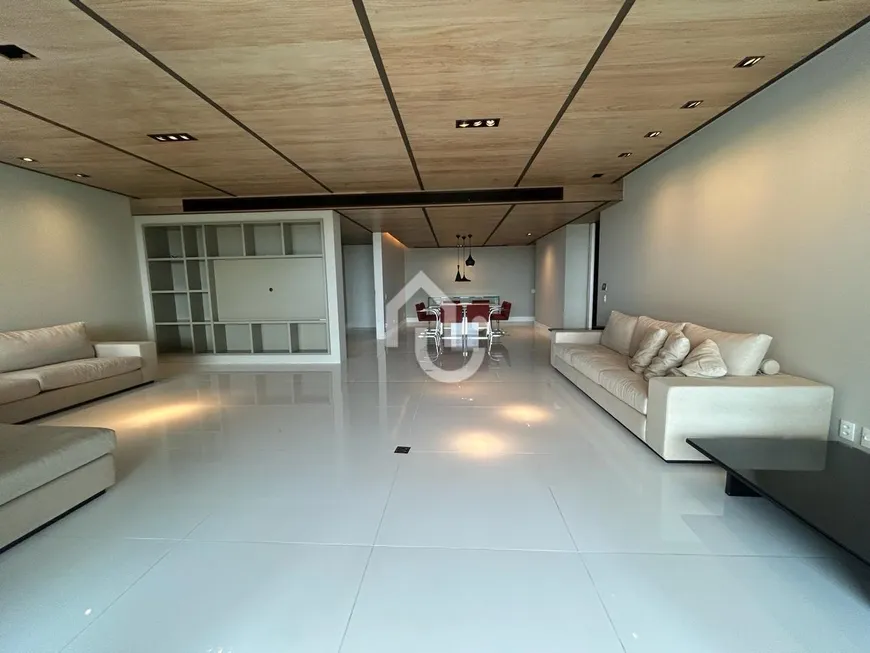 Foto 1 de Apartamento com 4 Quartos para alugar, 333m² em Barra da Tijuca, Rio de Janeiro