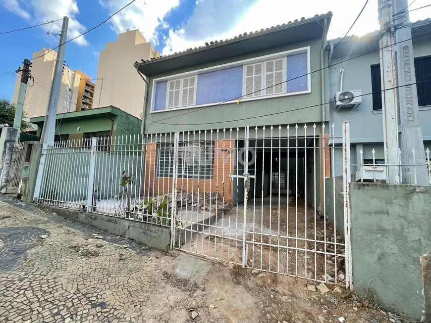 Foto 1 de Sobrado com 4 Quartos para alugar, 234m² em Cambuí, Campinas