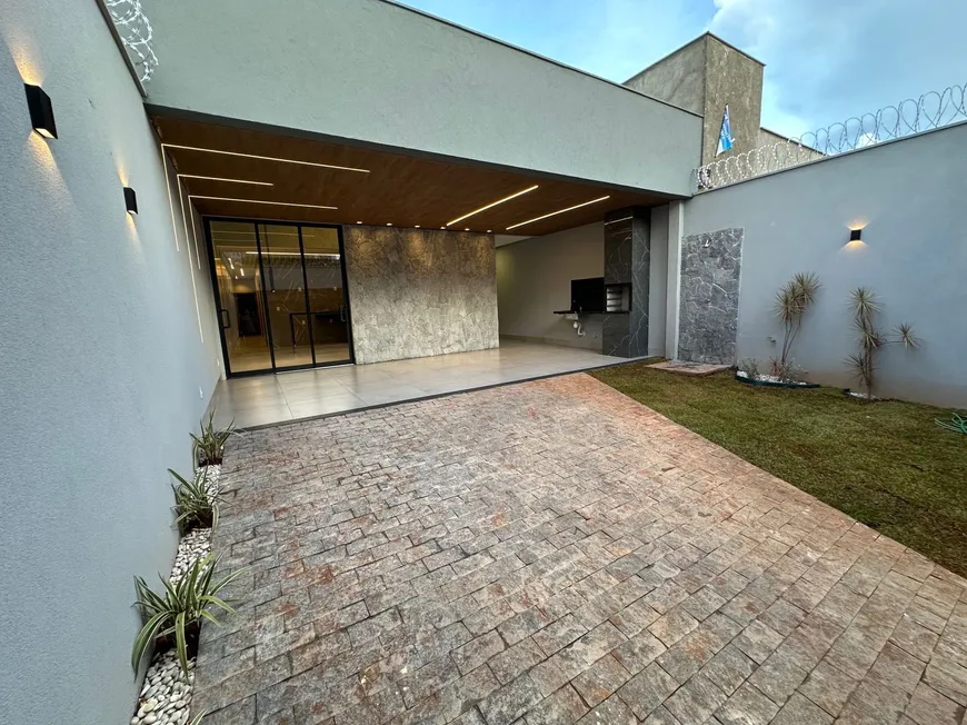 Foto 1 de Casa com 4 Quartos à venda, 157m² em Jardim Atlântico, Goiânia