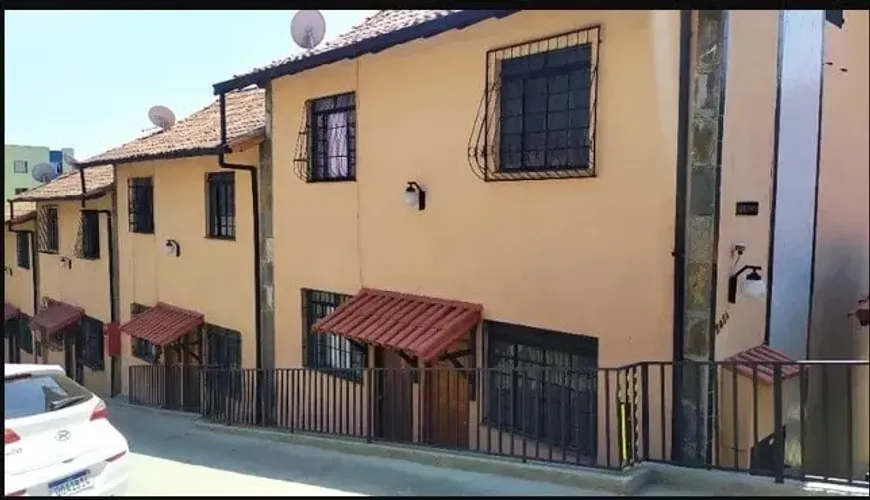 Foto 1 de Casa com 2 Quartos à venda, 65m² em Palmares, Belo Horizonte