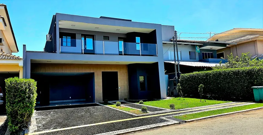 Foto 1 de Casa de Condomínio com 4 Quartos à venda, 288m² em Jardins Madri, Goiânia