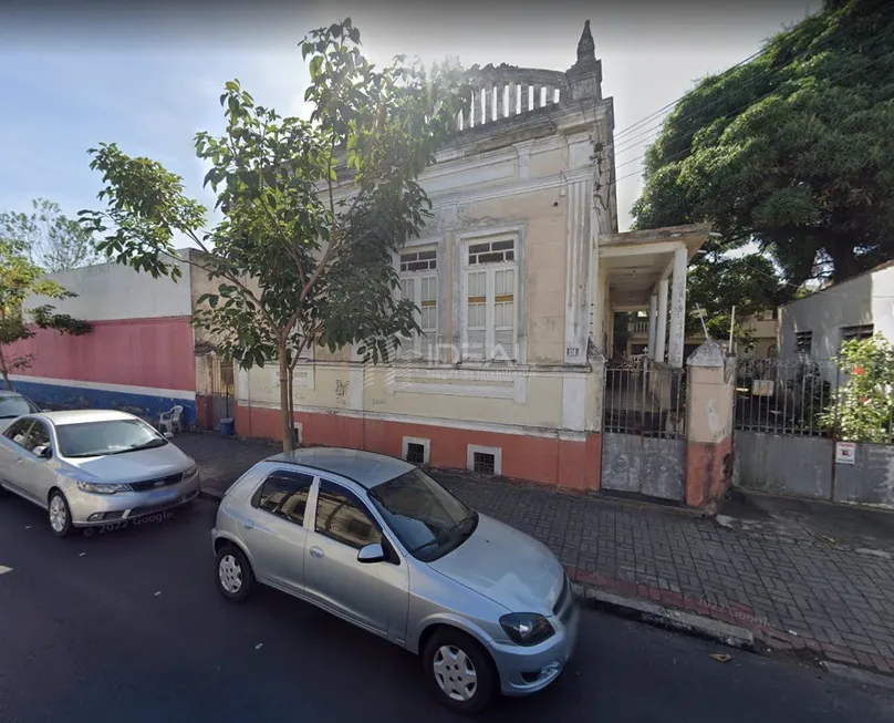 Foto 1 de Casa com 5 Quartos à venda, 200m² em Centro, Campos dos Goytacazes