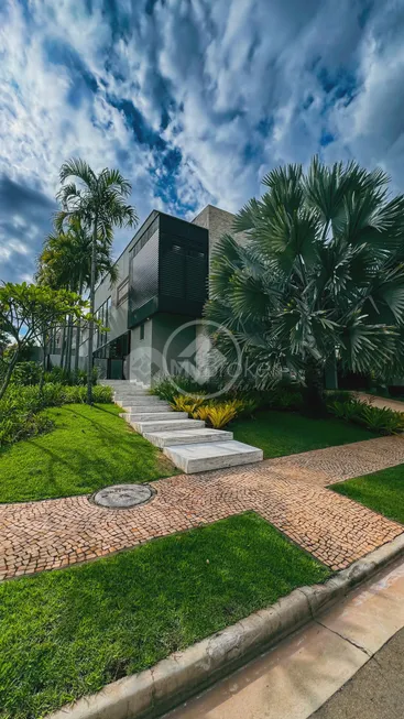 Foto 1 de Casa de Condomínio com 5 Quartos à venda, 400m² em Alphaville Flamboyant Residencial Araguaia, Goiânia