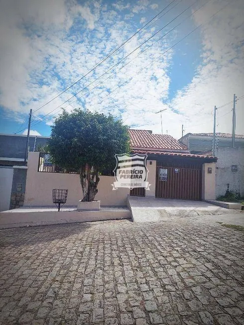 Foto 1 de Casa com 3 Quartos à venda, 150m² em Alto Branco, Campina Grande