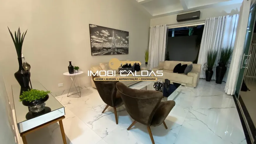 Foto 1 de Casa com 4 Quartos à venda, 320m² em Bandeirante, Caldas Novas