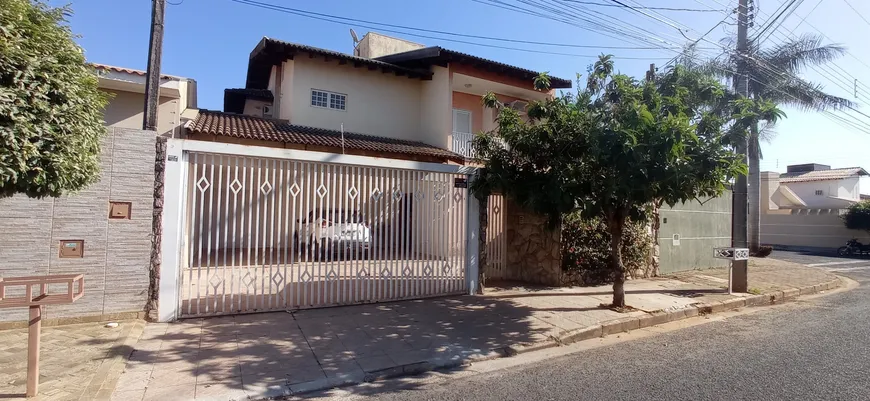 Foto 1 de Casa com 4 Quartos à venda, 300m² em Parque São Miguel, São José do Rio Preto
