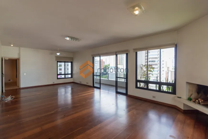 Foto 1 de Apartamento com 3 Quartos para alugar, 200m² em Morumbi, São Paulo