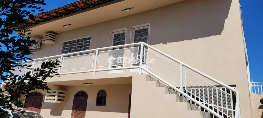 Foto 1 de Casa com 5 Quartos à venda, 184m² em Jardim Califórnia, Cuiabá