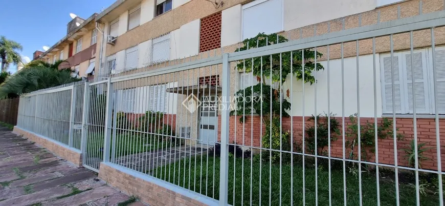 Foto 1 de Apartamento com 3 Quartos à venda, 62m² em Jardim Lindóia, Porto Alegre