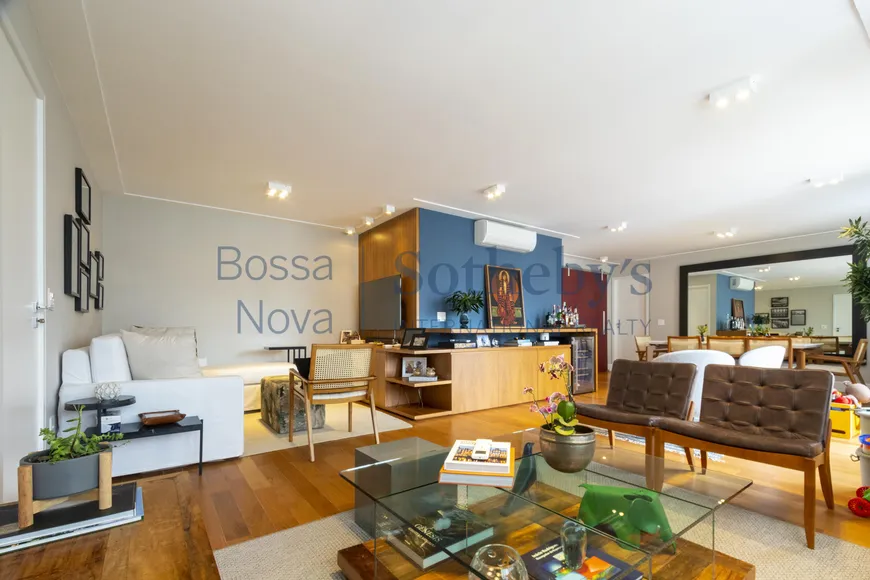 Foto 1 de Apartamento com 3 Quartos à venda, 167m² em Vila Uberabinha, São Paulo