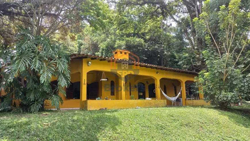 Foto 1 de Fazenda/Sítio com 3 Quartos à venda, 950m² em Jardim Caiapia, Cotia