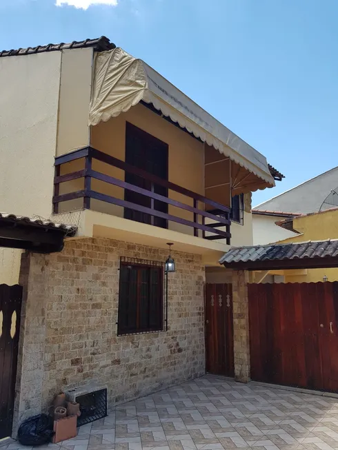 Foto 1 de Casa de Condomínio com 3 Quartos à venda, 115m² em Colubandê, São Gonçalo