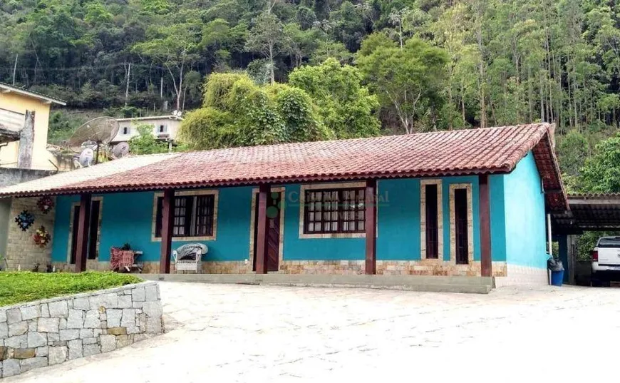Foto 1 de Casa com 3 Quartos à venda, 120m² em Pessegueiros, Teresópolis