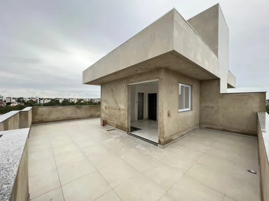 Foto 1 de Cobertura com 3 Quartos à venda, 150m² em Planalto, Belo Horizonte