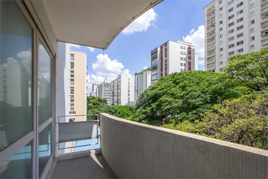 Foto 1 de Apartamento com 3 Quartos à venda, 226m² em Higienópolis, São Paulo