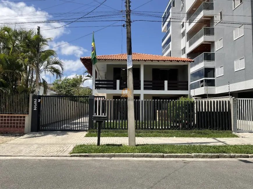 Foto 1 de Casa com 3 Quartos à venda, 258m² em Centro, Guaratuba