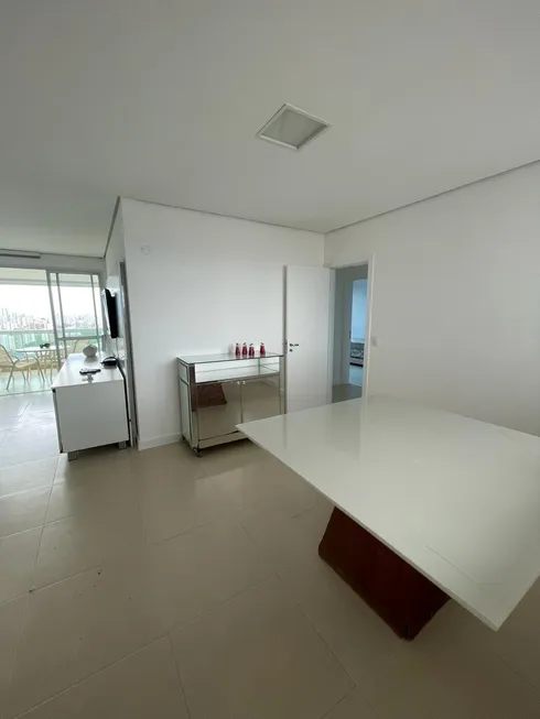Foto 1 de Apartamento com 4 Quartos para alugar, 155m² em Itaigara, Salvador