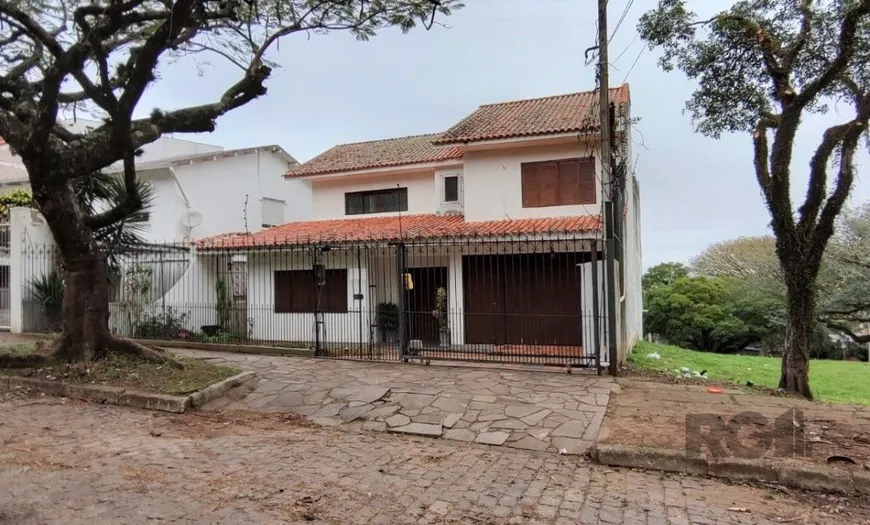 Foto 1 de Casa com 6 Quartos à venda, 351m² em Santa Tereza, Porto Alegre