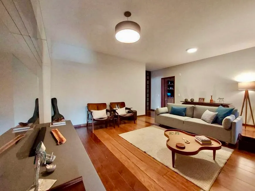 Foto 1 de Apartamento com 4 Quartos à venda, 204m² em Funcionários, Belo Horizonte
